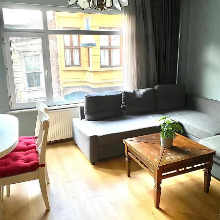 Nil Home's Appartement Istanboel